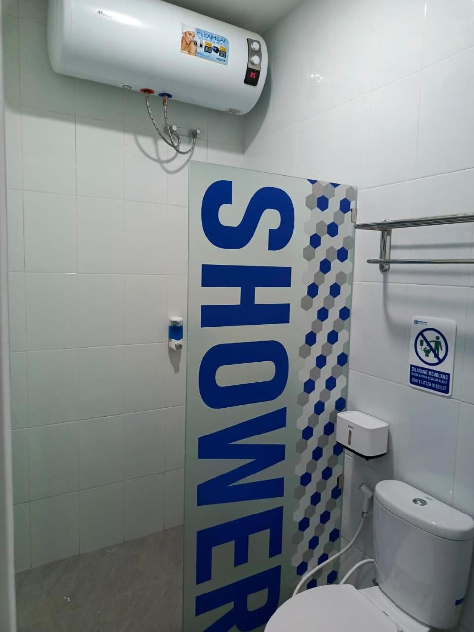 Hotel Rosalyne Sleepbox Tugu 2 Yogyakarta Exterior foto